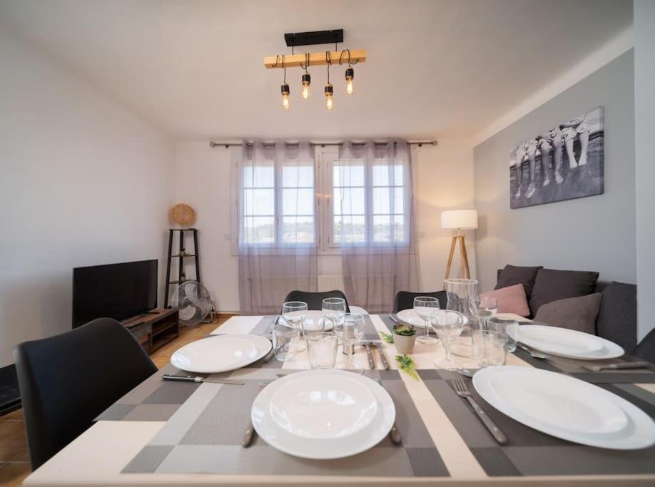 Appartement Tout Equipe Traversant 6 A 8 Couchages Marseilles Exterior foto