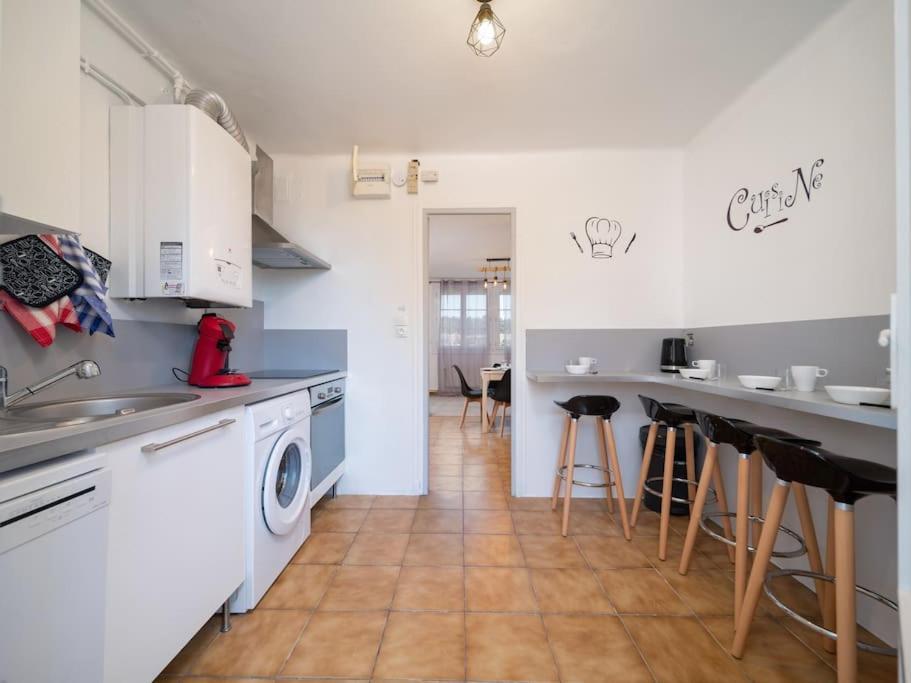 Appartement Tout Equipe Traversant 6 A 8 Couchages Marseilles Exterior foto